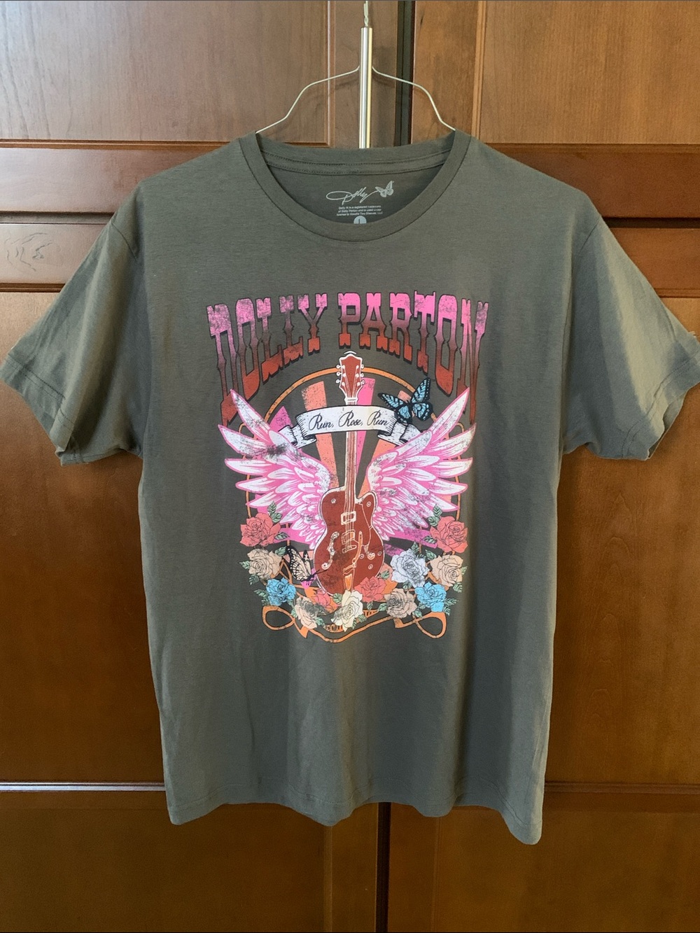 Dolly Parton Run, Rose, Run Guitar T Shirt Licensed Men’s Women’s Large